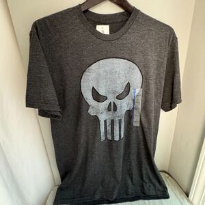 Marvel Punisher Skull T Shirt Men's L Gray Black Distressed Graphic Tee NWT